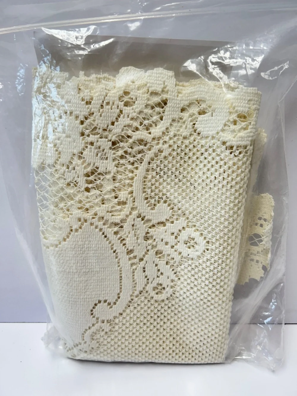 NWT Heritage Vintage Rose Mantle Scarf Ecru 20